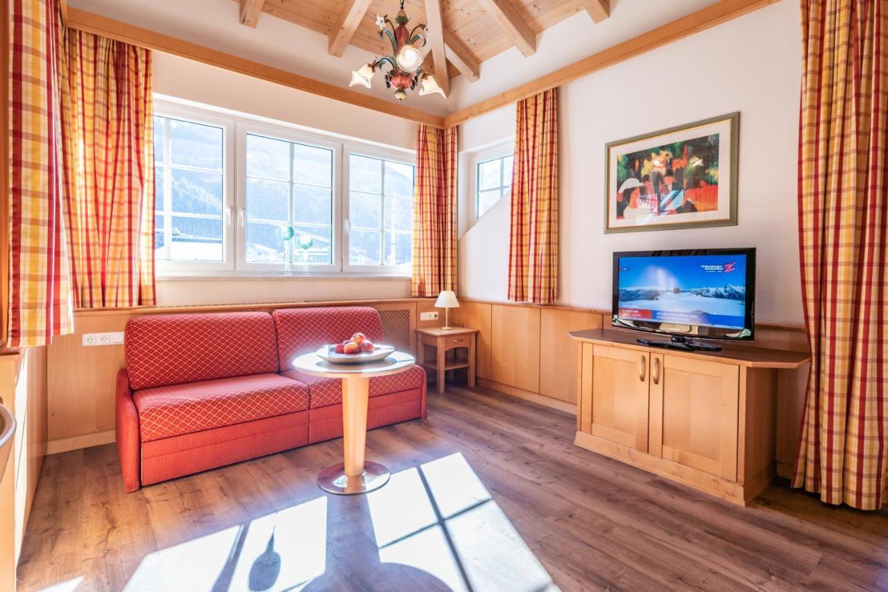 Apparthotel Sonnenhof Mayrhofen Bagian luar foto
