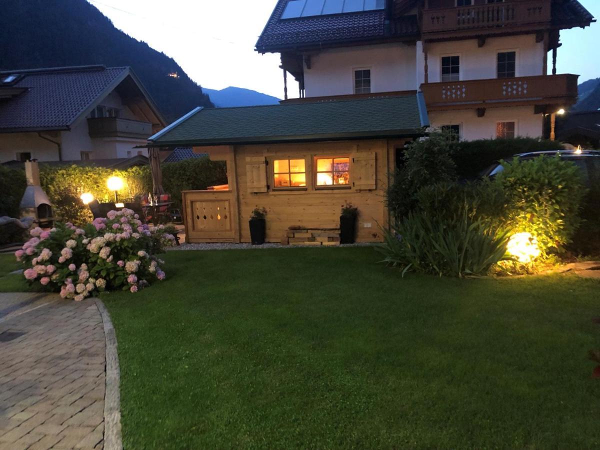 Apparthotel Sonnenhof Mayrhofen Bagian luar foto