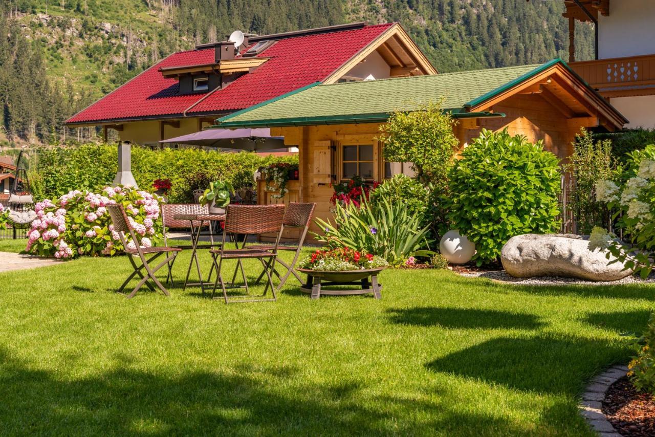 Apparthotel Sonnenhof Mayrhofen Bagian luar foto