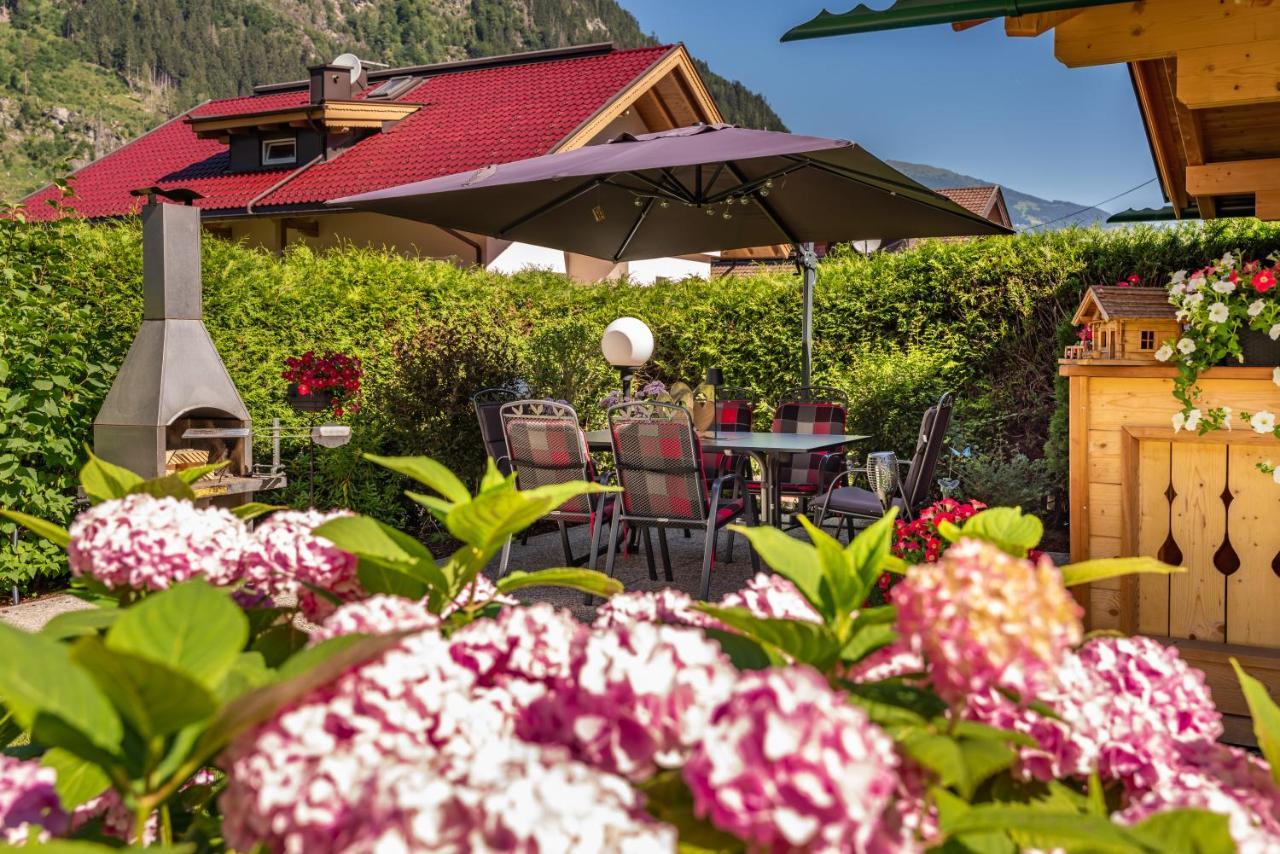 Apparthotel Sonnenhof Mayrhofen Bagian luar foto