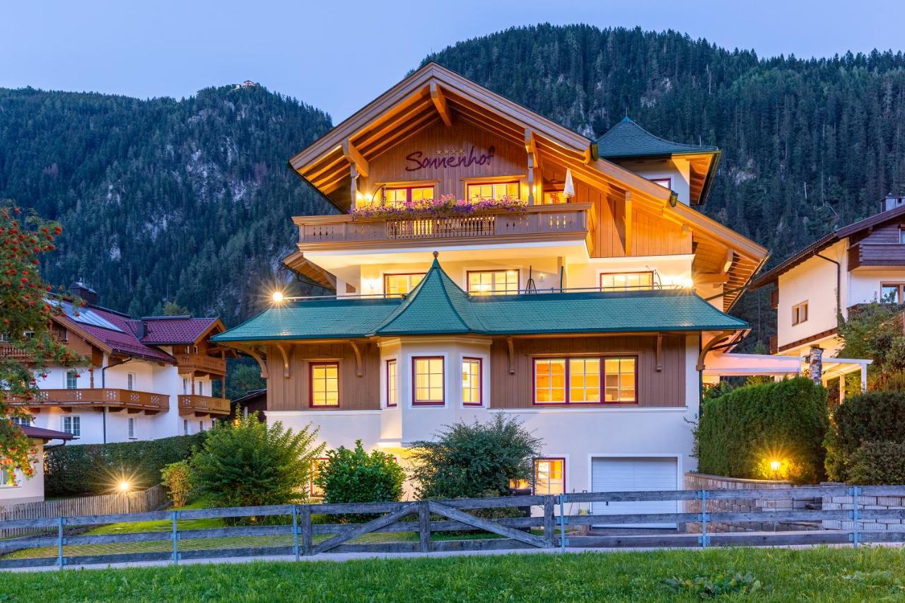 Apparthotel Sonnenhof Mayrhofen Bagian luar foto