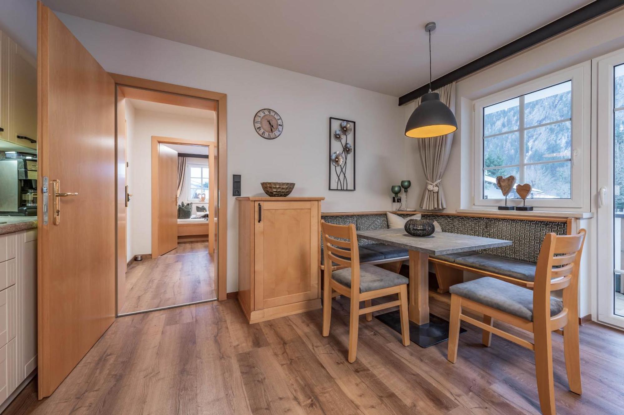 Apparthotel Sonnenhof Mayrhofen Bagian luar foto