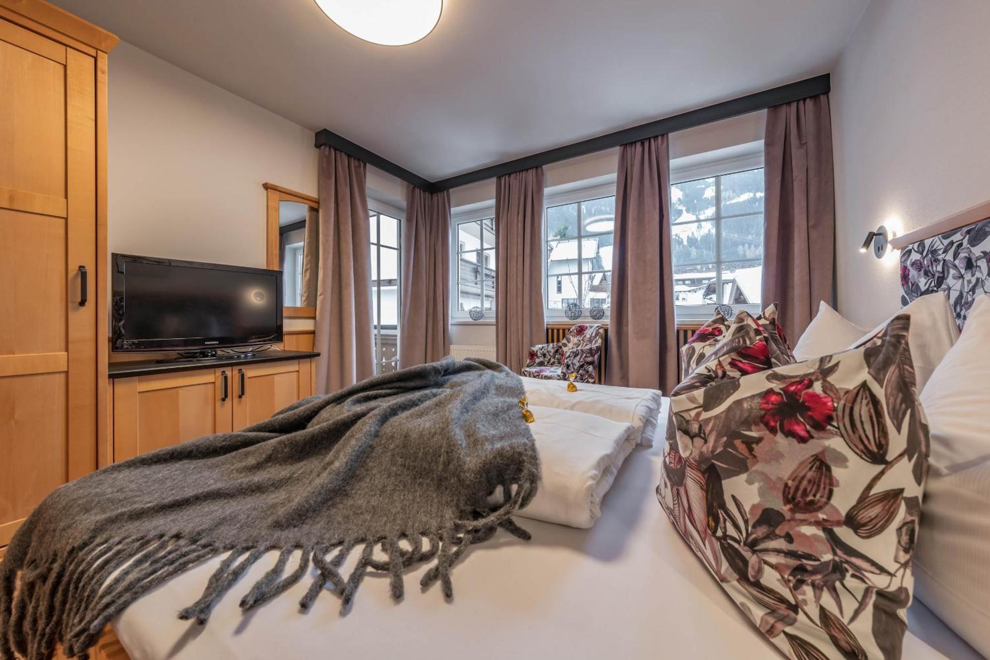 Apparthotel Sonnenhof Mayrhofen Bagian luar foto