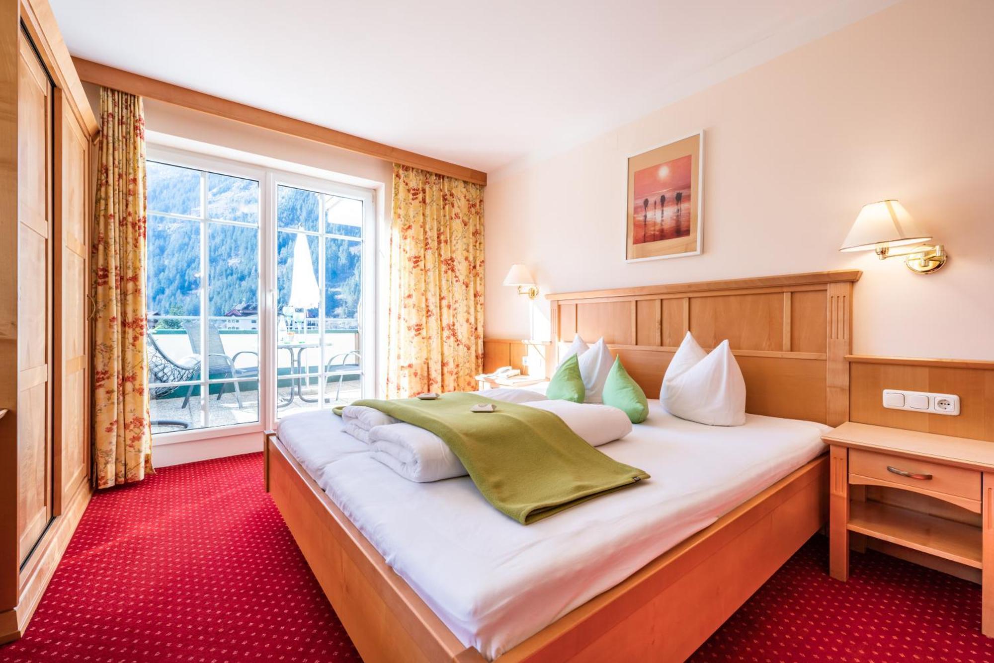 Apparthotel Sonnenhof Mayrhofen Bagian luar foto